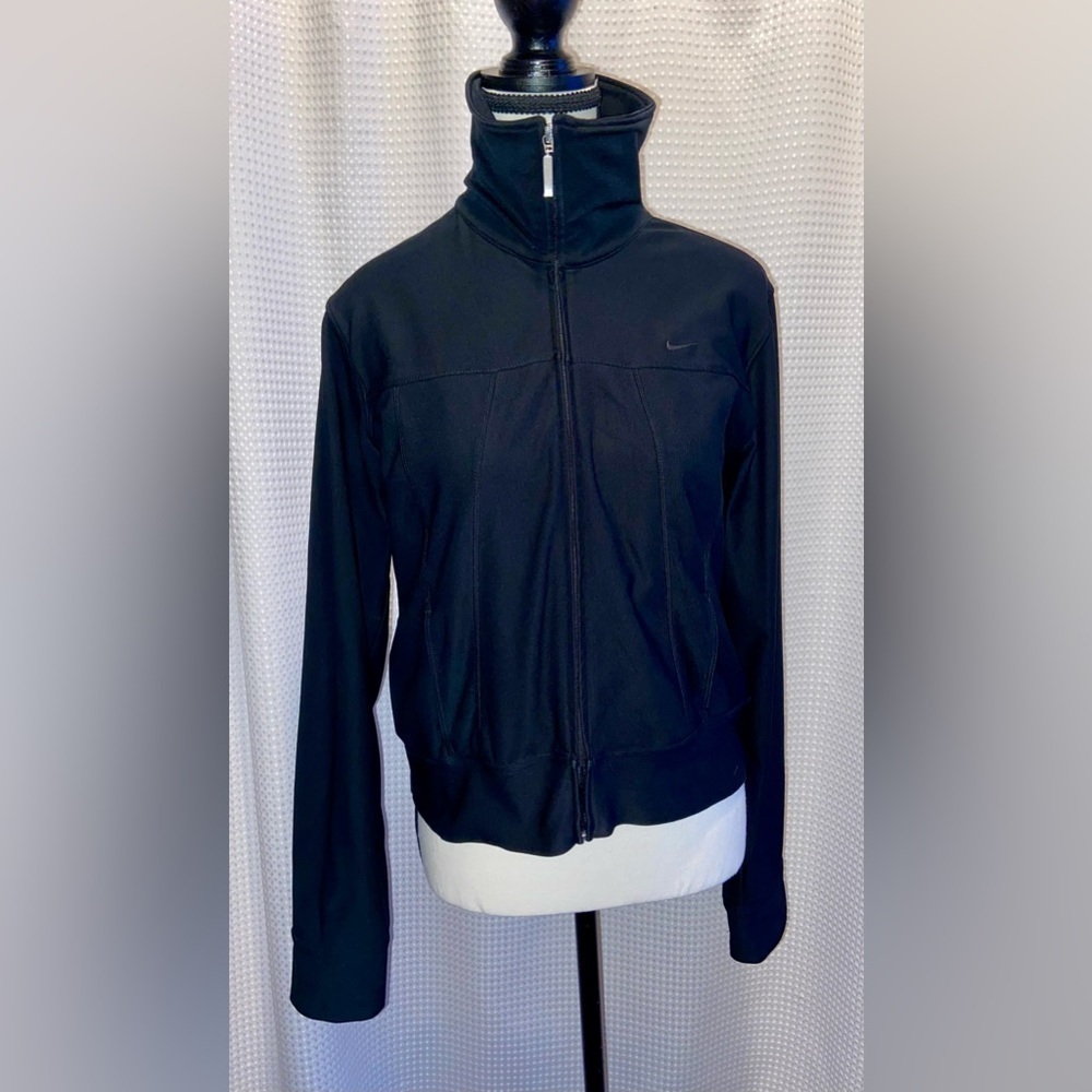 Women’s NIKE dri-fit Black stretchy full zip sport‎ Jacket size medium